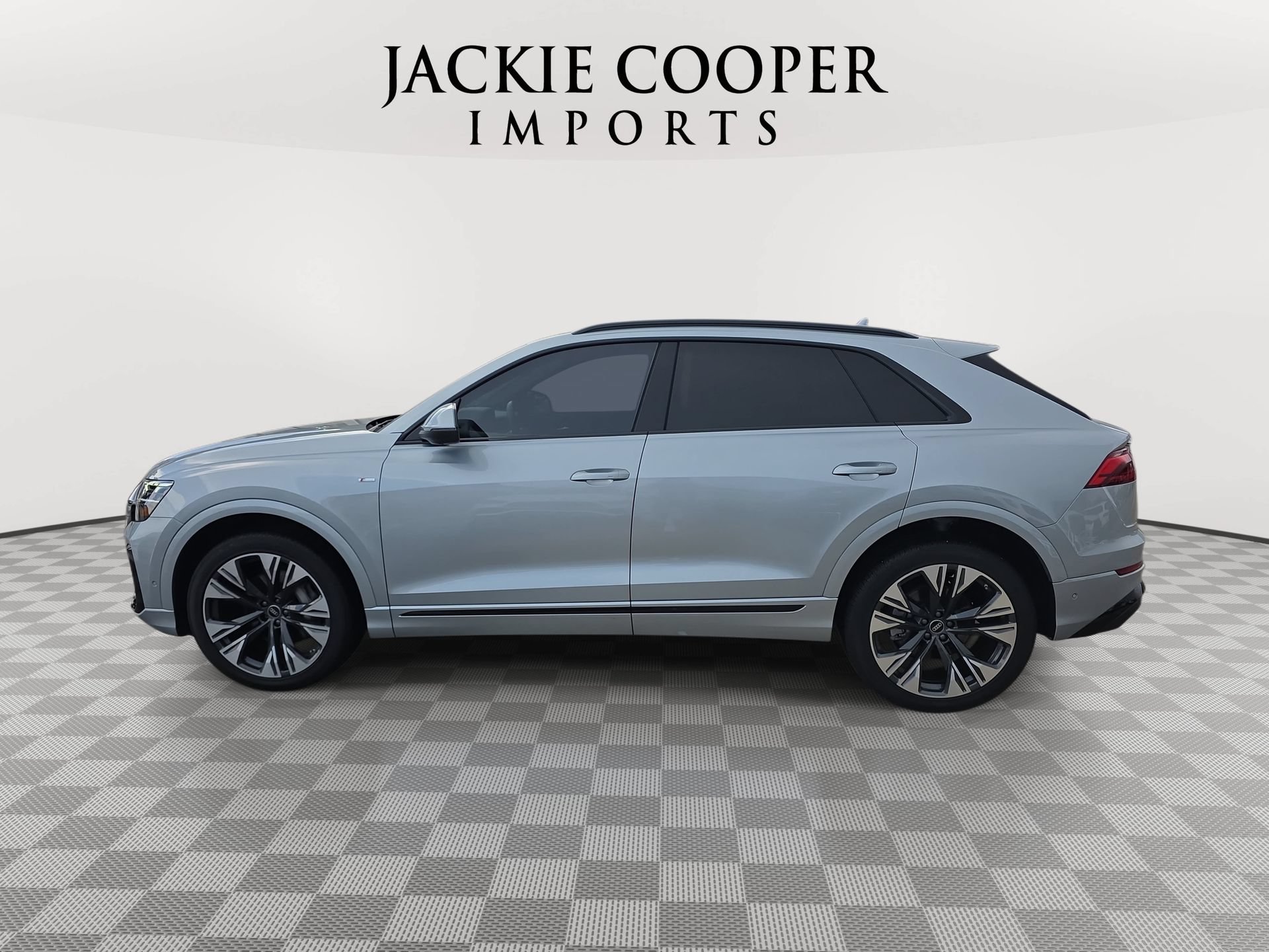 Used 2025 Audi Q8 Premium Plus w/ Premium Plus Package AWD/4WD image 8