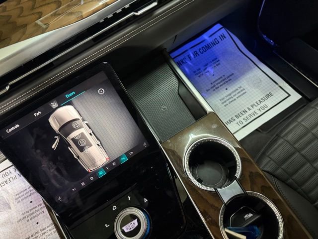Used 2025 Cadillac Escalade Sport Platinum w/ LPO, Floor Liner Package AWD/4WD image 28