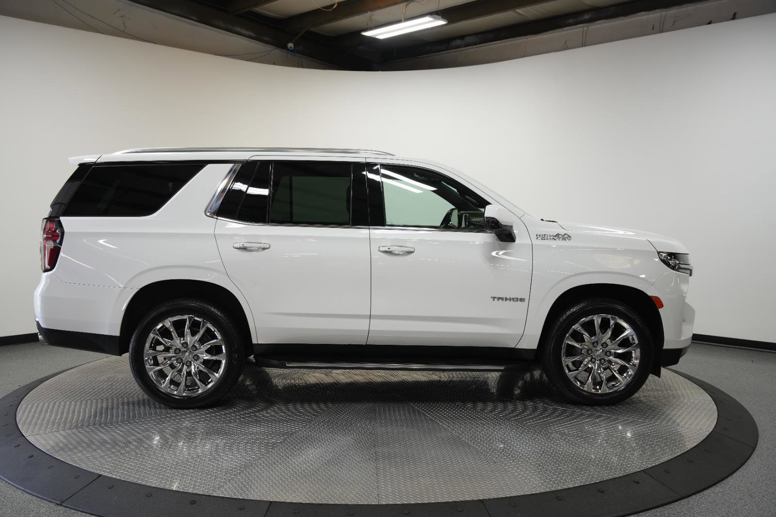 Used 2022 Chevrolet Tahoe High Country AWD/4WD image 9
