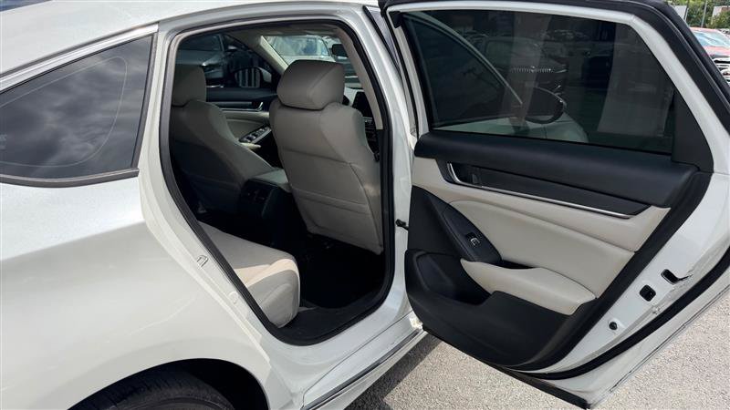 Used 2018 Honda Accord EX image 37