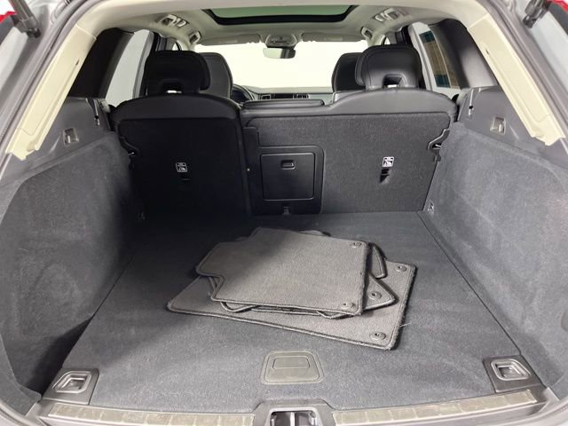 Used 2025 Volvo XC60 B5 Plus image 47