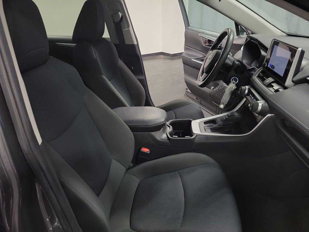 Used 2023 Toyota RAV4 LE image 22