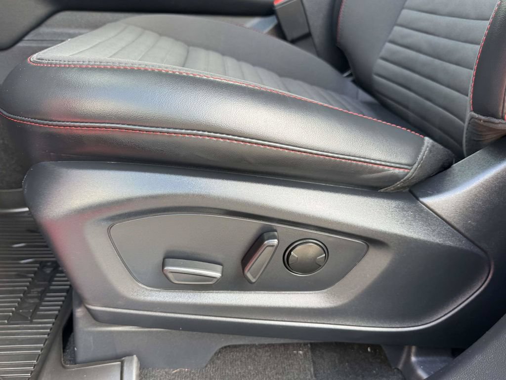 Used 2025 Ford Explorer ST-Line AWD/4WD image 20