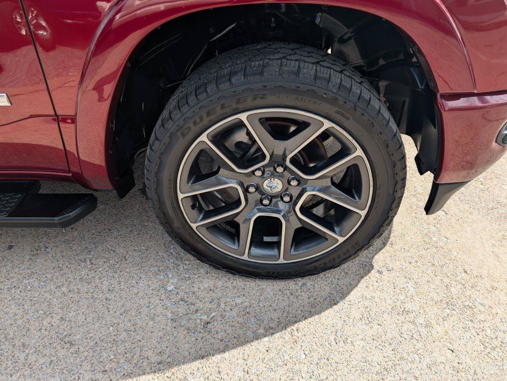 Used 2020 RAM 1500 Laramie AWD/4WD image 10