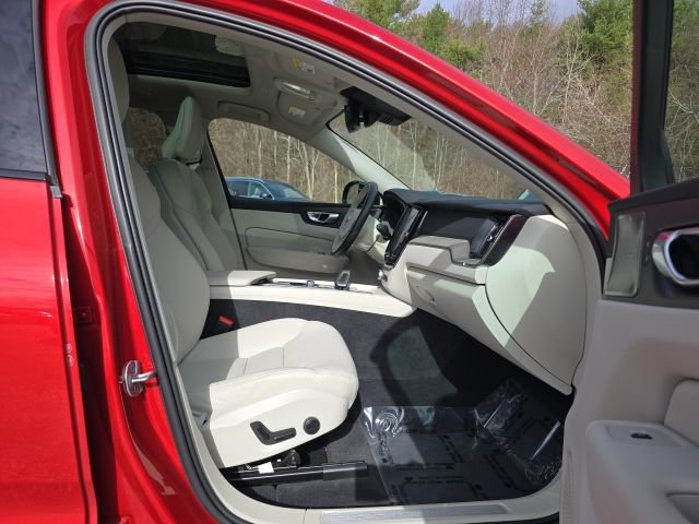 Certified 2023 Volvo XC60 B5 Plus w/ Climate Package AWD/4WD image 17