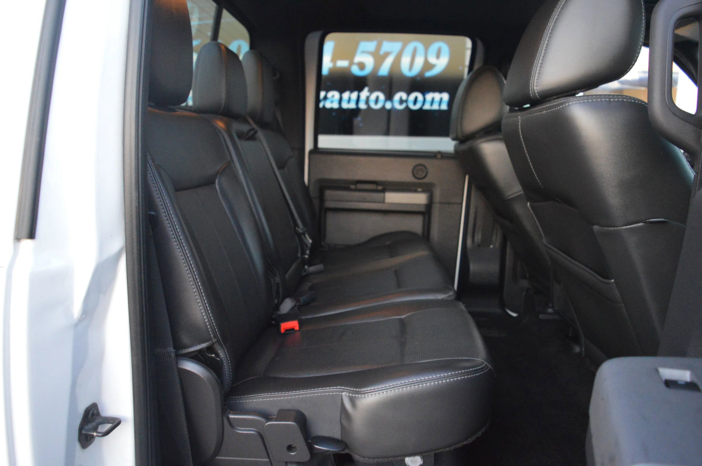 Used 2011 Ford F350 Lariat w/ Lariat Interior Pkg image 16