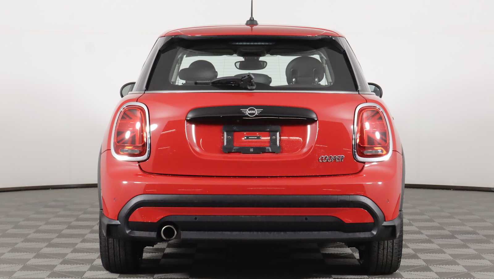 Used 2024 MINI Cooper 4-Door Hardtop FWD image 6