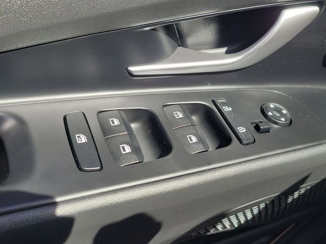 Used 2025 Hyundai Elantra Blue image 15