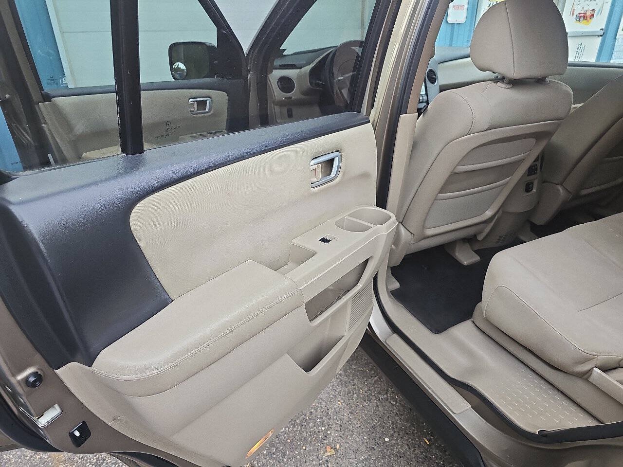 Used 2011 Honda Pilot LX image 13