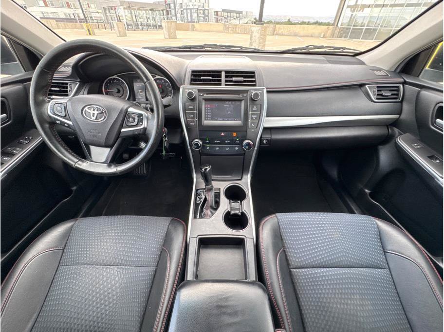 Used 2015 Toyota Camry SE w/ Protection Package FWD image 14