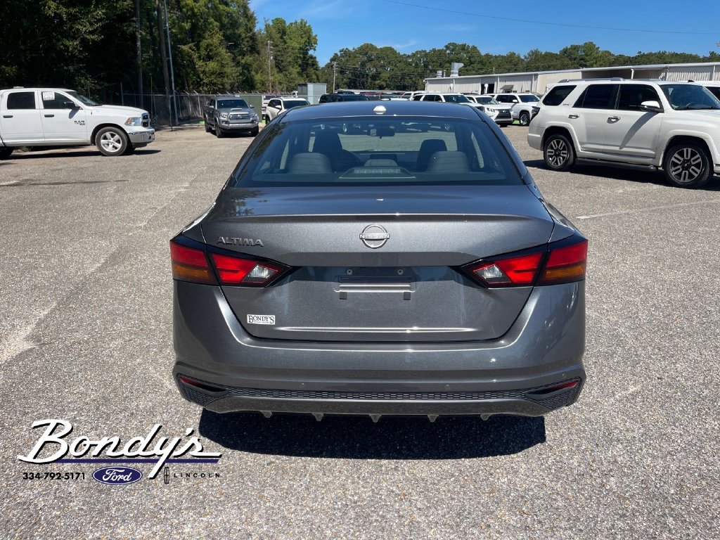 Used 2025 Nissan Altima 2.5 SV FWD image 13