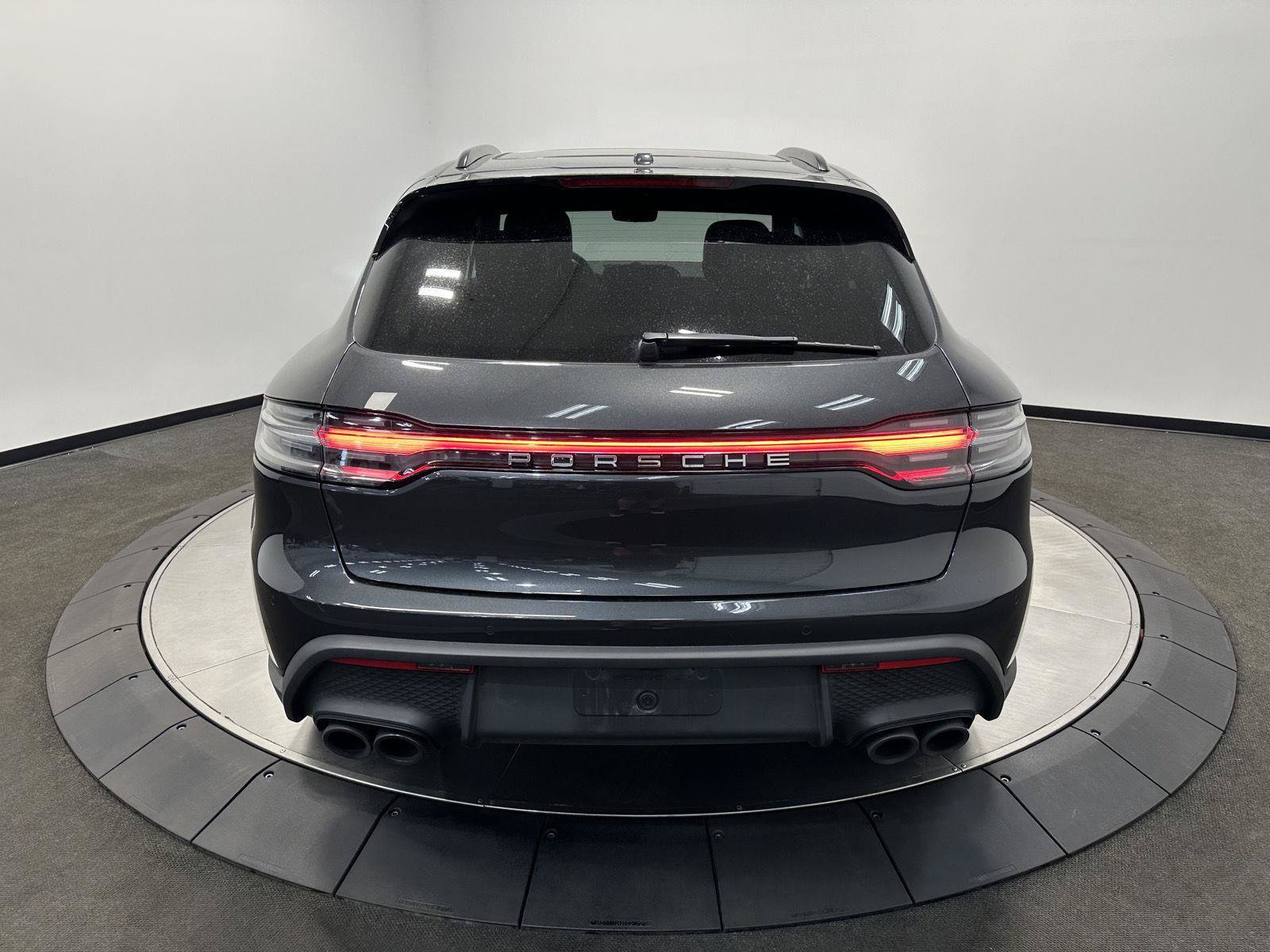 Certified 2026 Porsche Macan AWD/4WD image 6