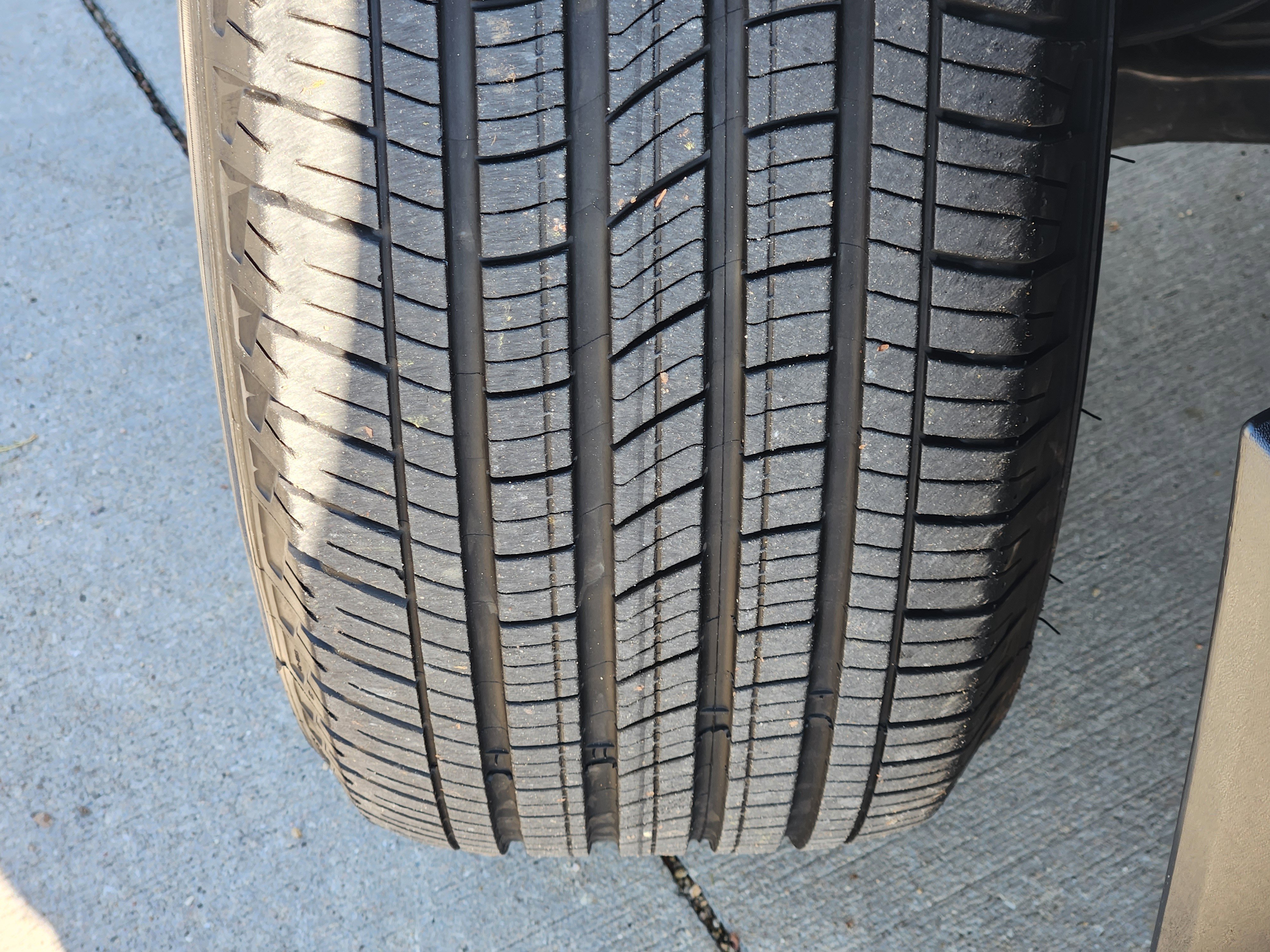 Used 2024 Nissan Frontier SV w/ SV Convenience Package image 11