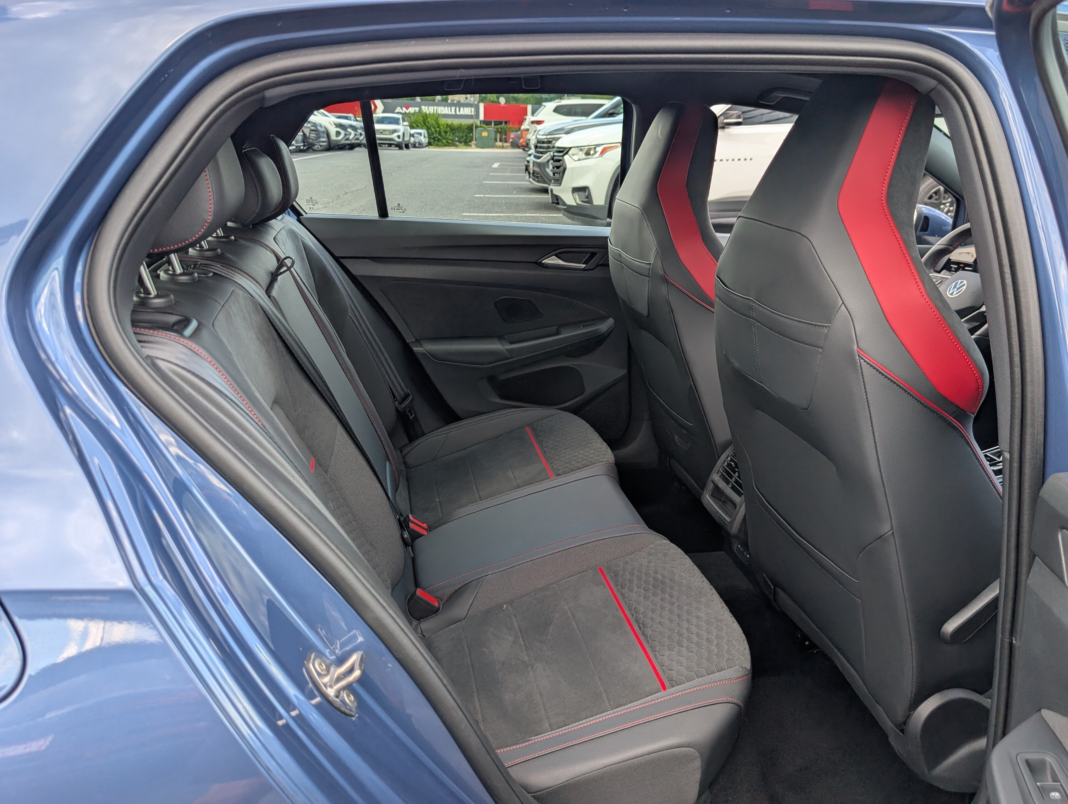 Used 2025 Volkswagen GTI SE FWD image 12