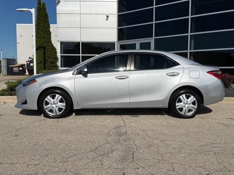 Used 2018 Toyota Corolla LE FWD image 6