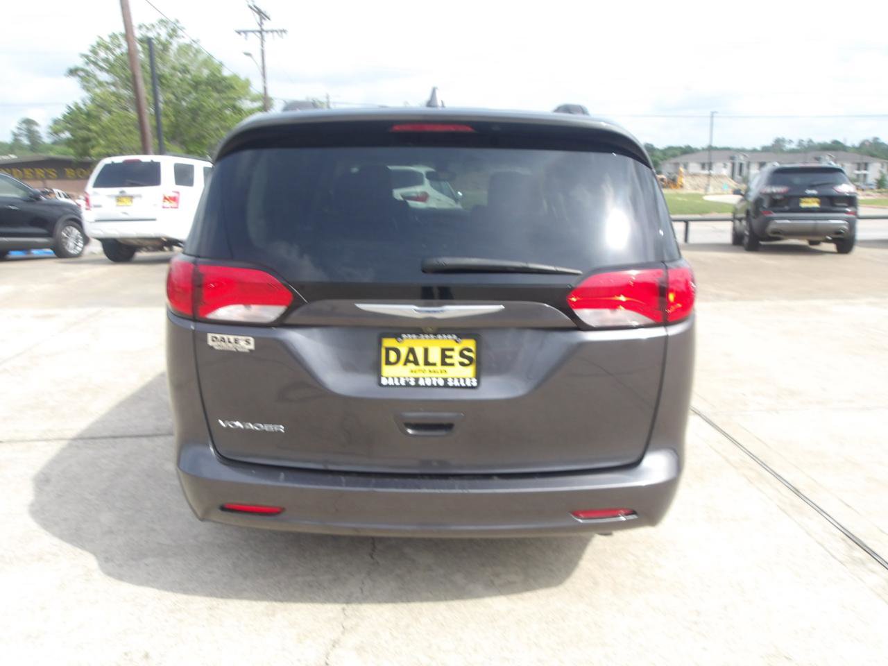 Used 2020 Chrysler Voyager Lxi FWD image 11