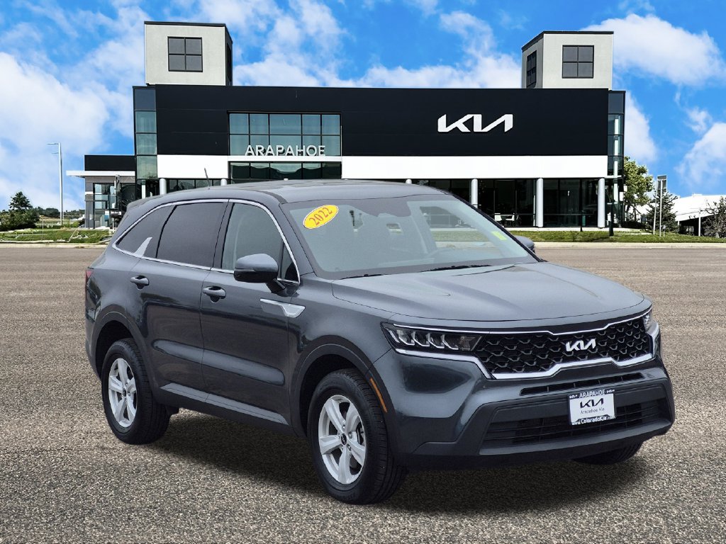Certified 2022 Kia Sorento LX AWD/4WD image 2