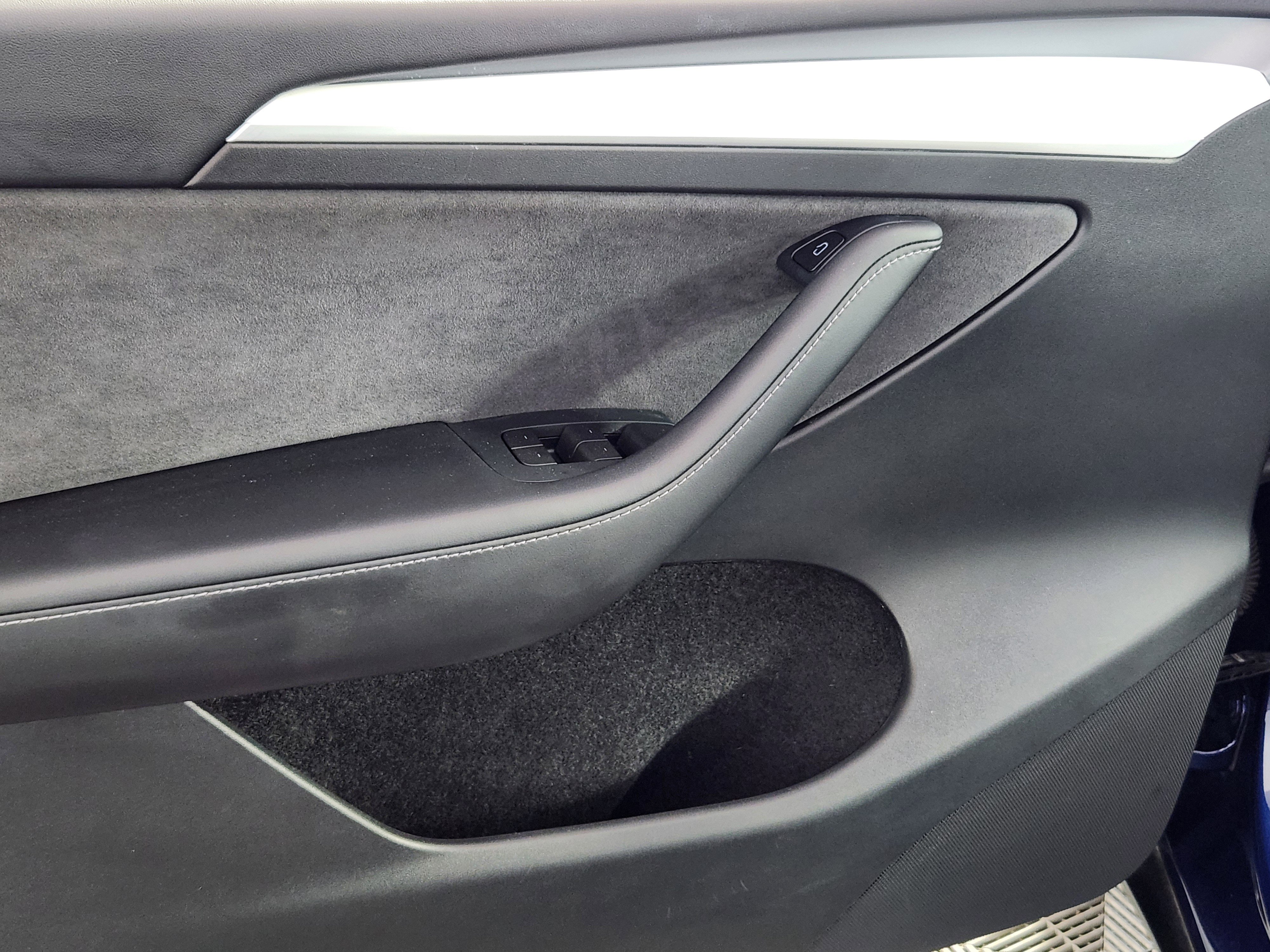 Used 2023 Tesla Model Y AWD image 16