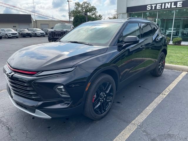 Used 2024 Chevrolet Blazer LT w/ Redline Edition FWD image 3