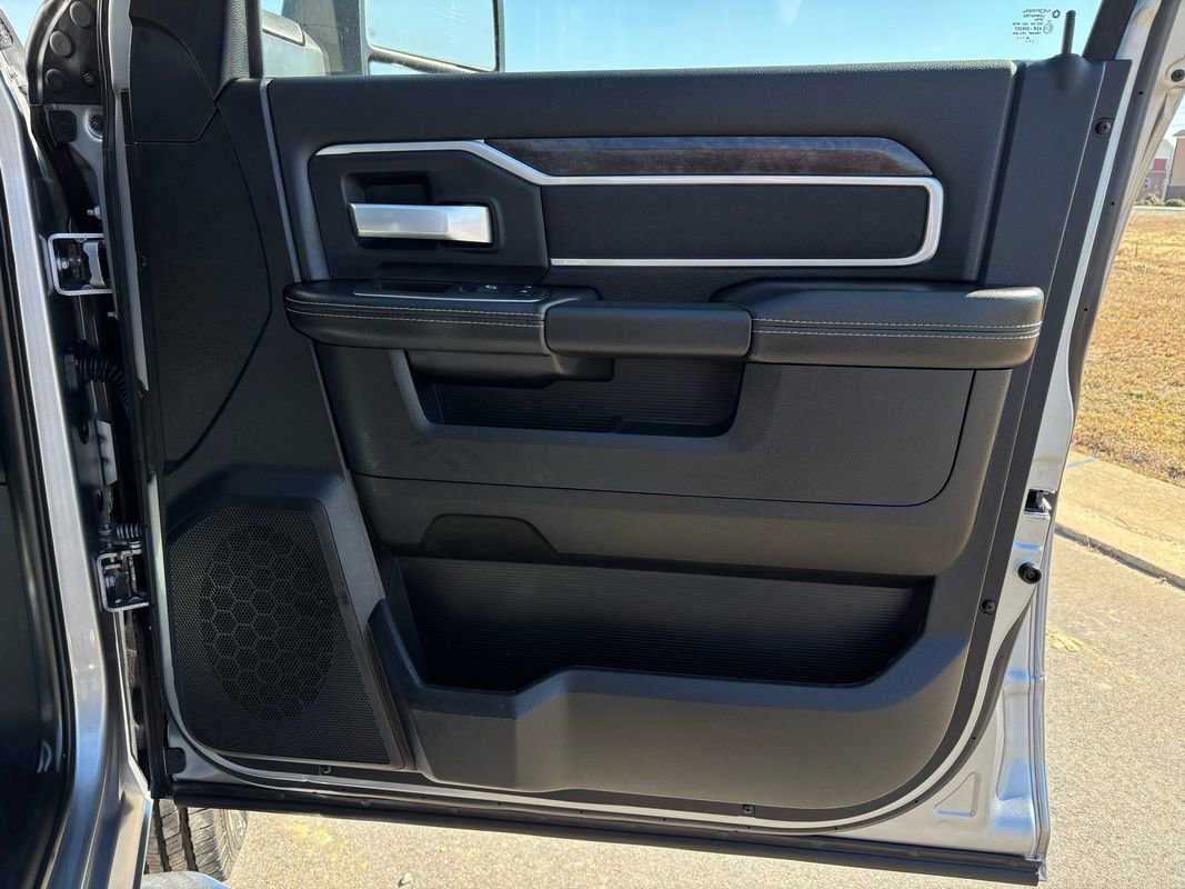 Used 2024 RAM 3500 Big Horn w/ Towing Technology Group image 30