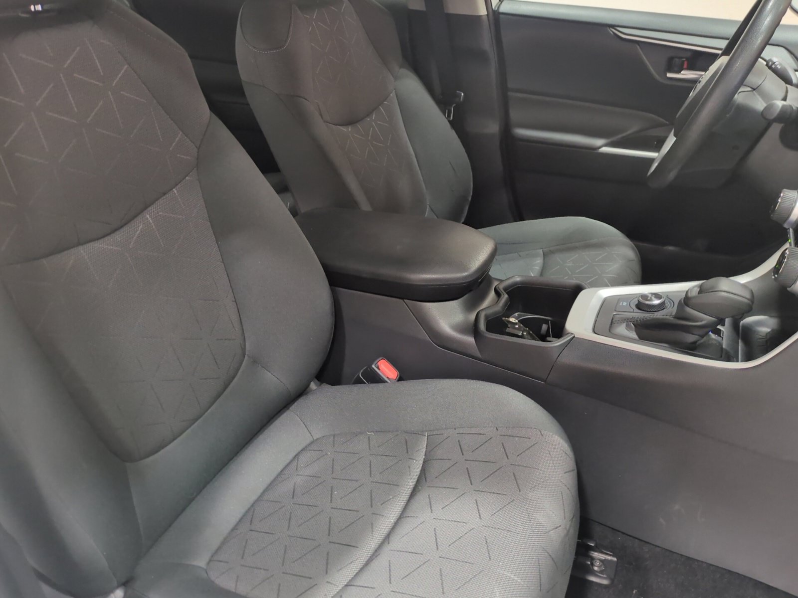 Used 2024 Toyota RAV4 XLE AWD/4WD image 11