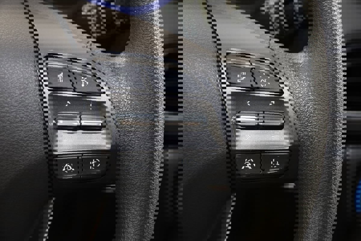 Used 2023 Hyundai Kona SEL w/ Cargo Package image 32