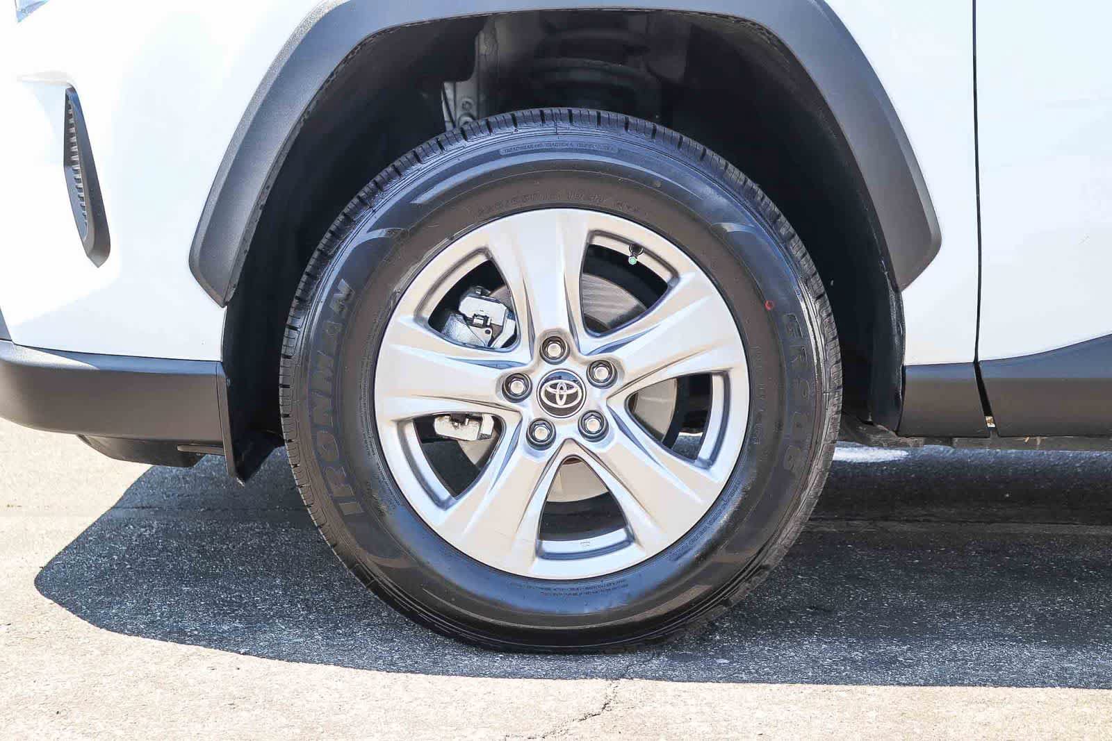 Used 2025 Toyota RAV4 XLE FWD image 11