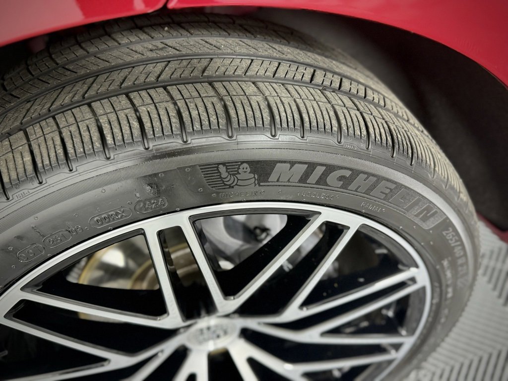 Certified 2024 Porsche Macan image 15