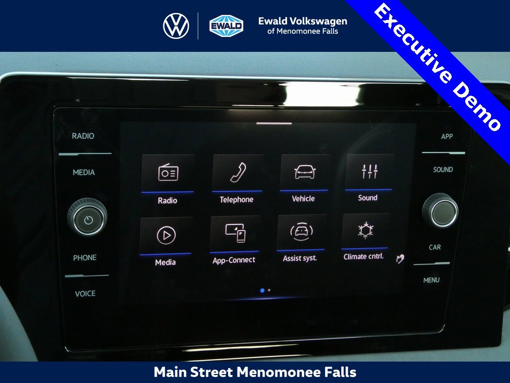 New 2025 Volkswagen Jetta SE image 6