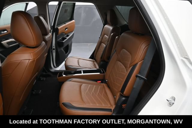 Used 2022 Nissan Pathfinder Platinum w/ Cargo Package AWD/4WD image 15