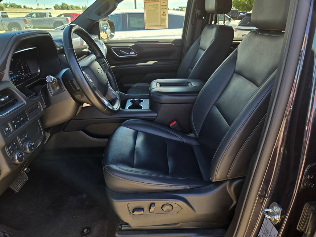Used 2024 Chevrolet Suburban LT AWD/4WD image 17