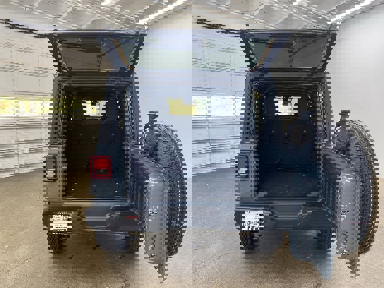 Used 2024 Jeep Wrangler Sport S image 27