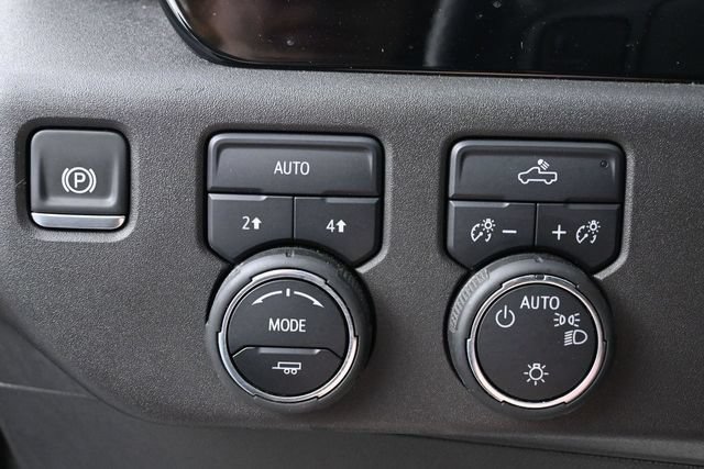Used 2025 Chevrolet Silverado 1500 LT AWD/4WD image 18