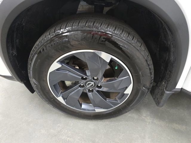 Used 2024 Nissan Rogue SV w/ SV Premium Package FWD image 25