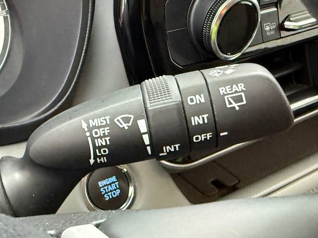 Used 2022 Toyota Highlander LE FWD image 14