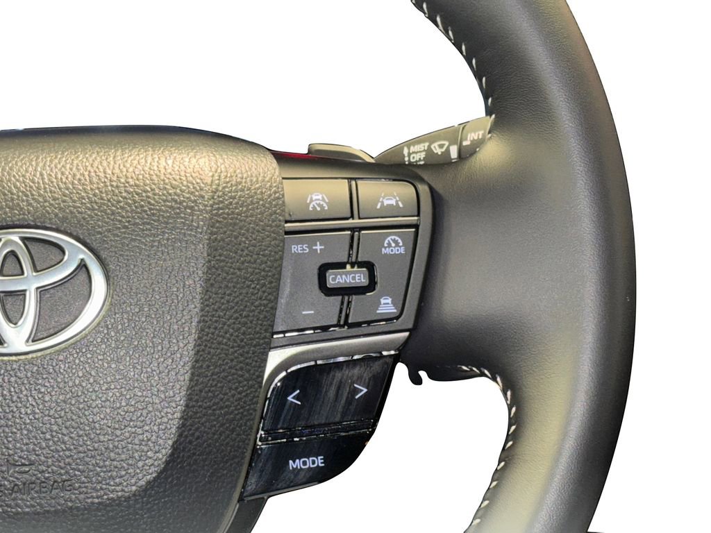 Used 2025 Toyota Camry SE image 33