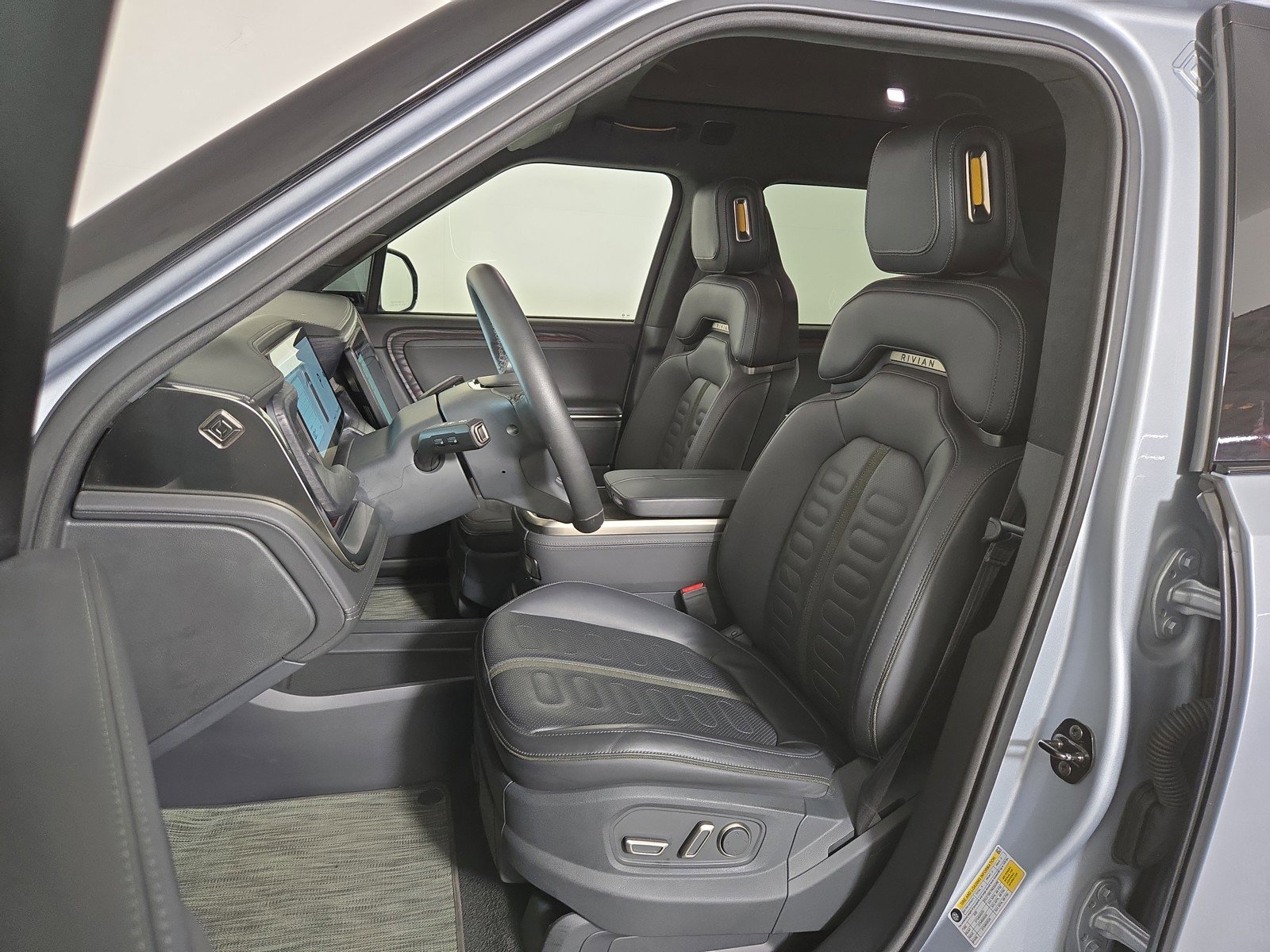 Used 2023 Rivian R1T Adventure AWD/4WD image 20