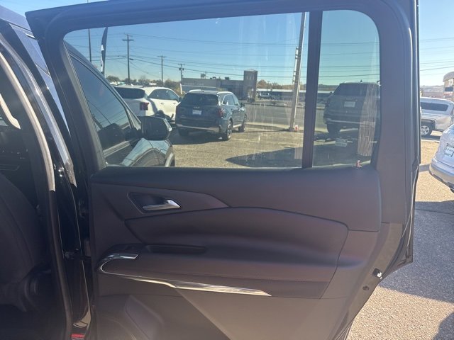 Used 2024 Chevrolet Traverse Z71 image 11