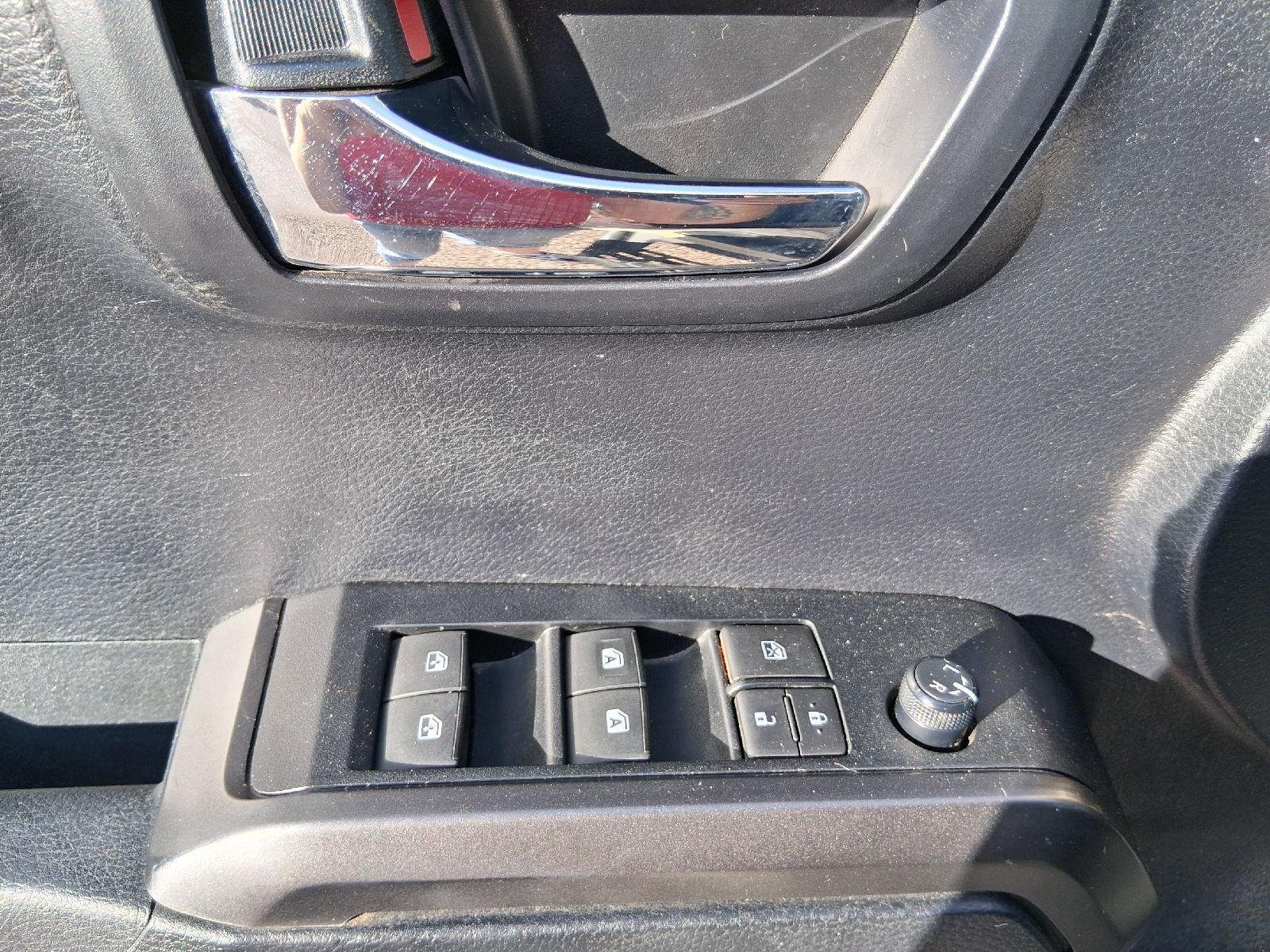 Used 2019 Toyota Tacoma TRD Off-Road w/ Technology Package AWD/4WD image 16