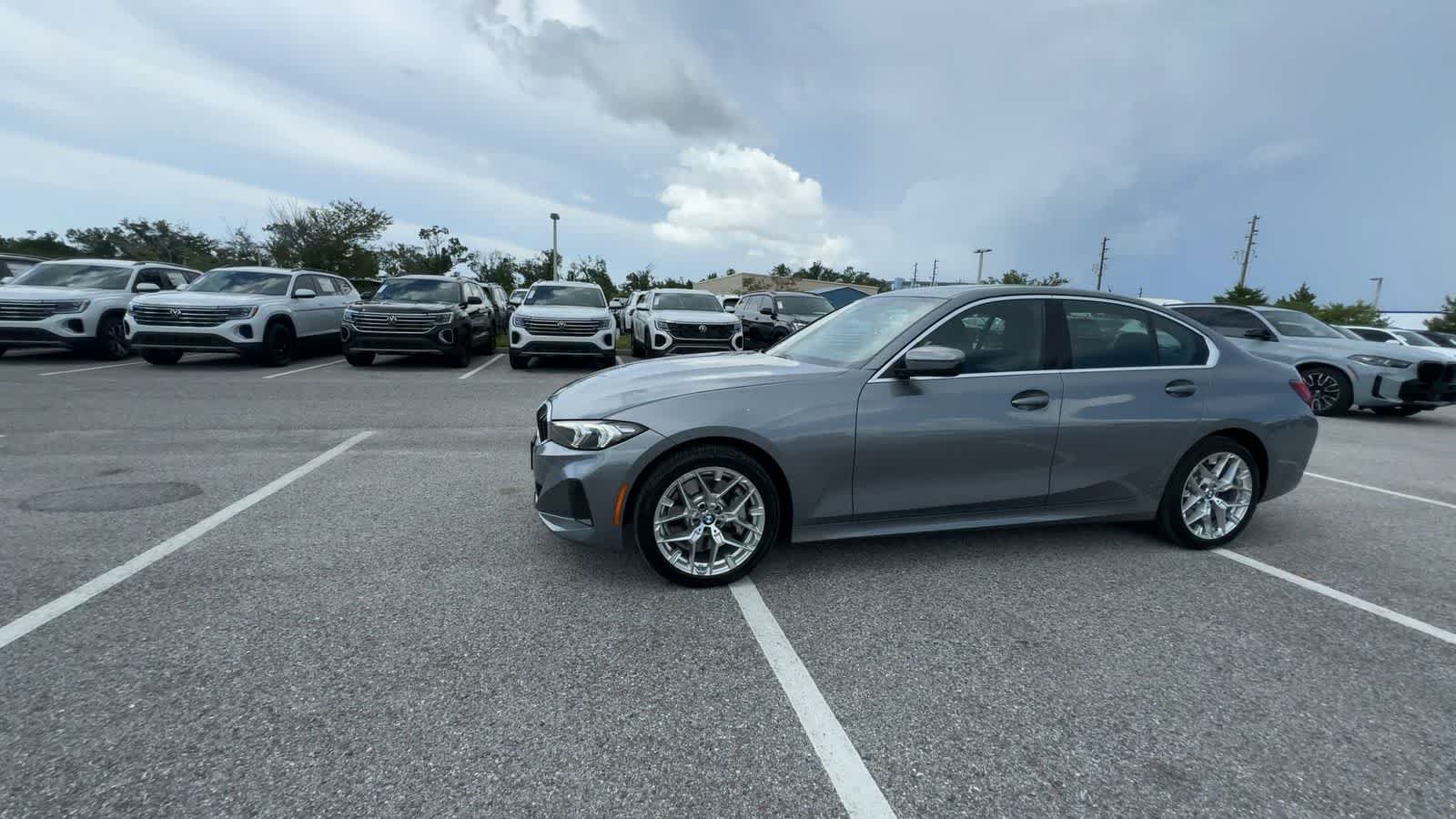 Used 2025 BMW 330i xDrive Sedan AWD/4WD image 3