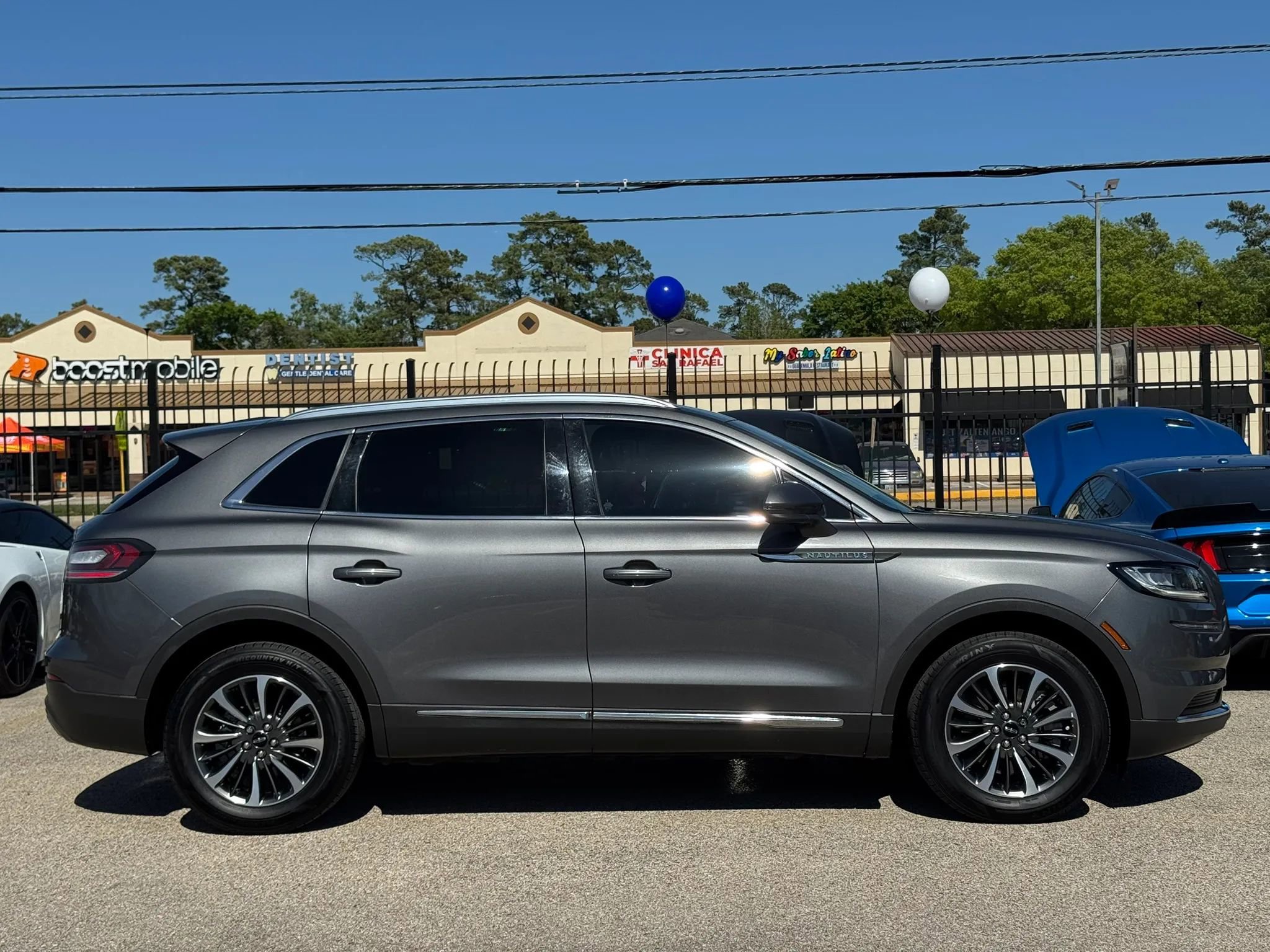 Used 2022 Lincoln Nautilus FWD w/ Premium Package image 11