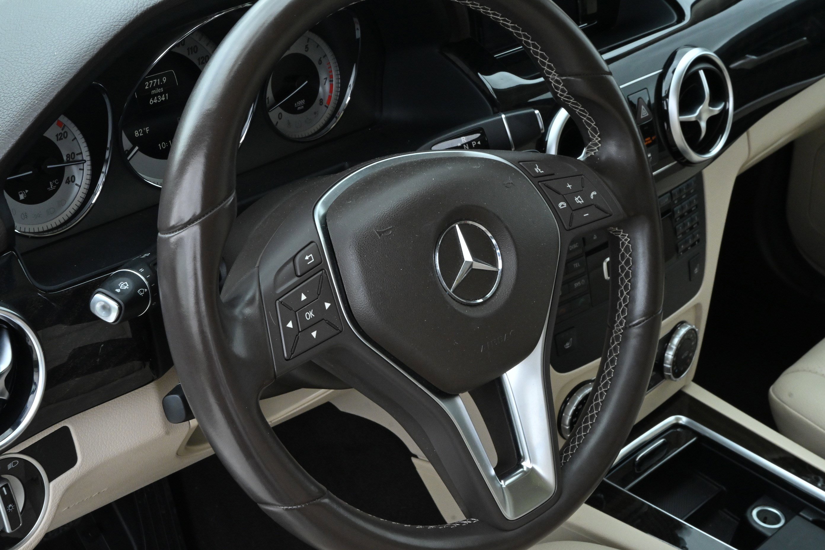 Used 2015 Mercedes-Benz GLK 350 2WD image 26