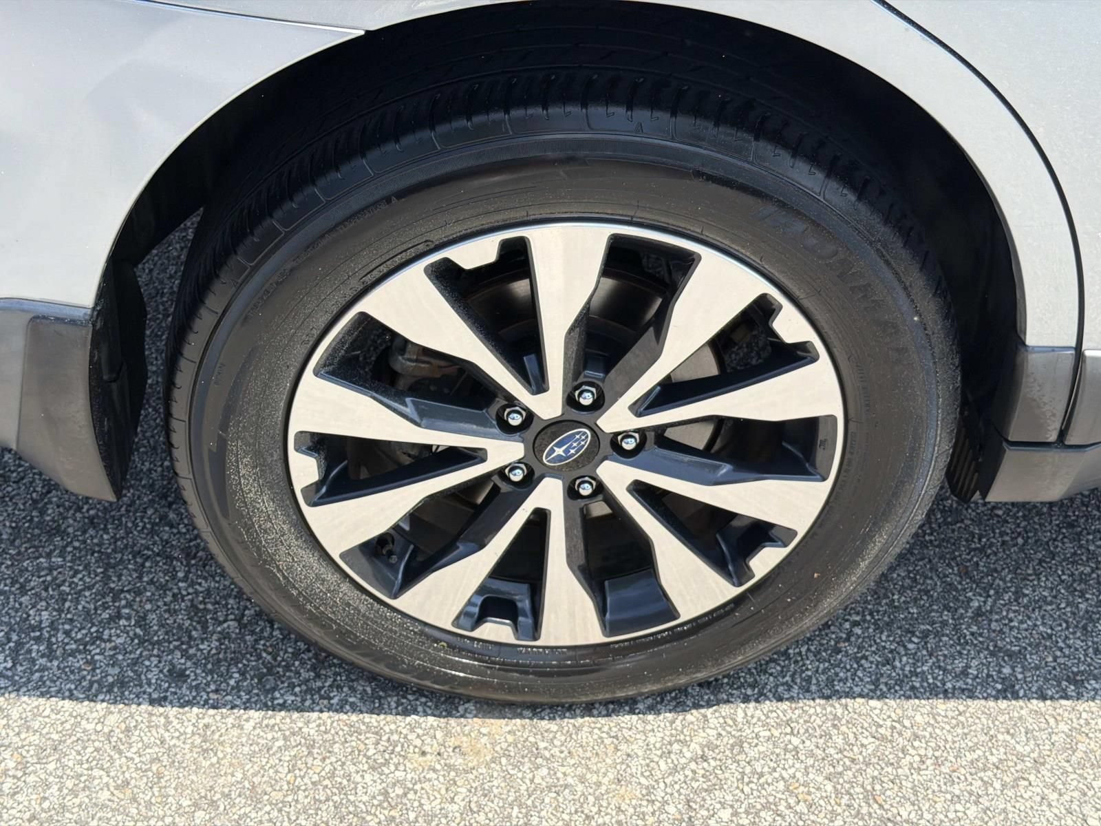 Used 2016 Subaru Outback 2.5i Limited AWD/4WD image 17
