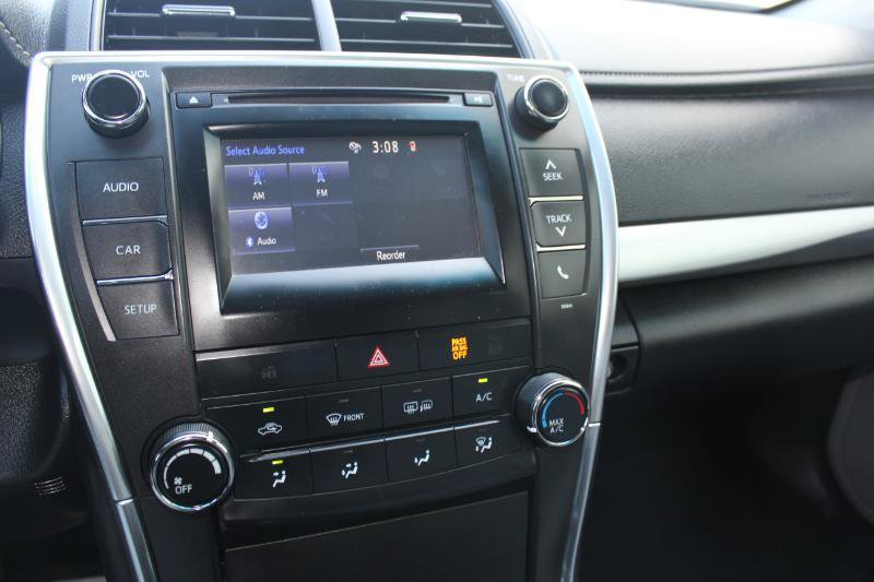 Used 2017 Toyota Camry SE FWD image 29