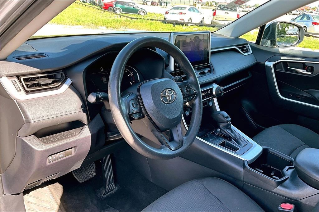 Used 2024 Toyota RAV4 XLE FWD image 12