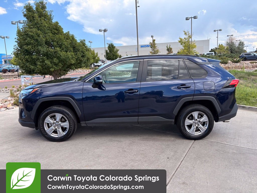 Used 2025 Toyota RAV4 XLE AWD/4WD image 4