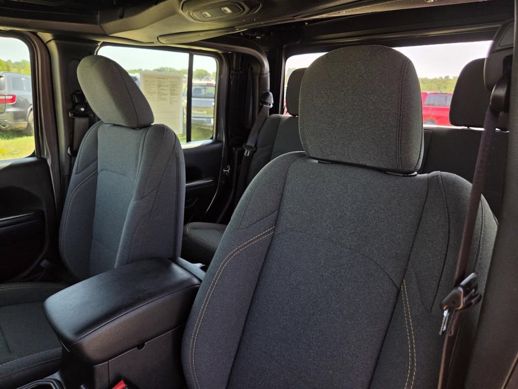Used 2024 Jeep Gladiator Sport AWD/4WD image 27