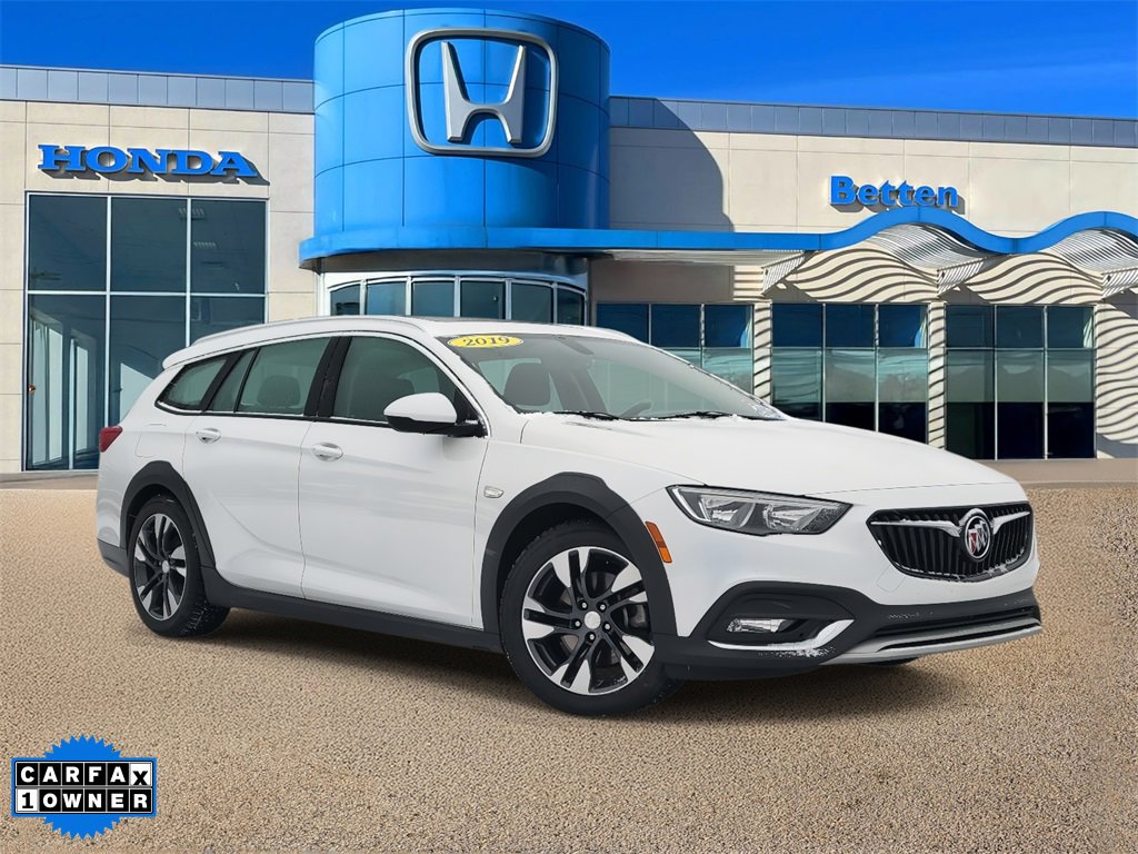 Used 2019 Buick Regal Essence w/ Sights and Sounds Package