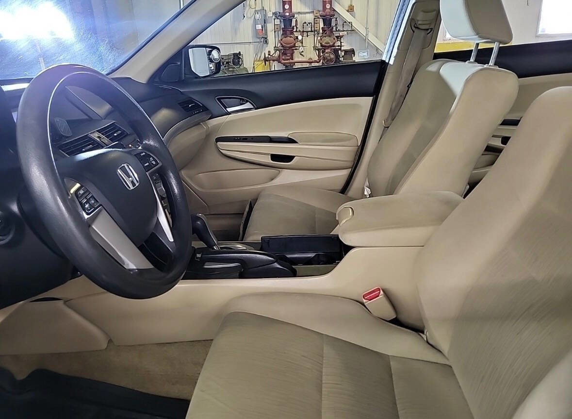 Used 2012 Honda Accord LX image 6