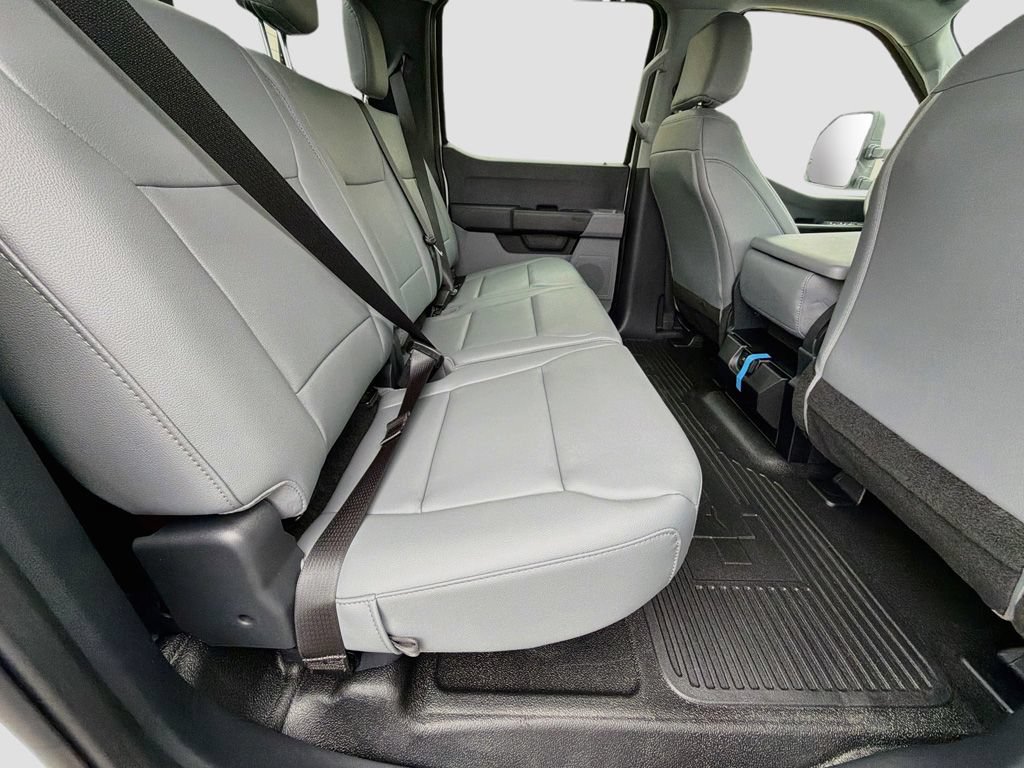New 2026 Ford F550 4x4 Crew Cab image 23